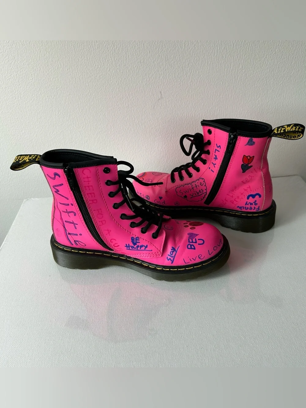 Dr Martens Girls Hot Pink Combat Boots Size 3US Lace Up Graphic Side Zip 1460J